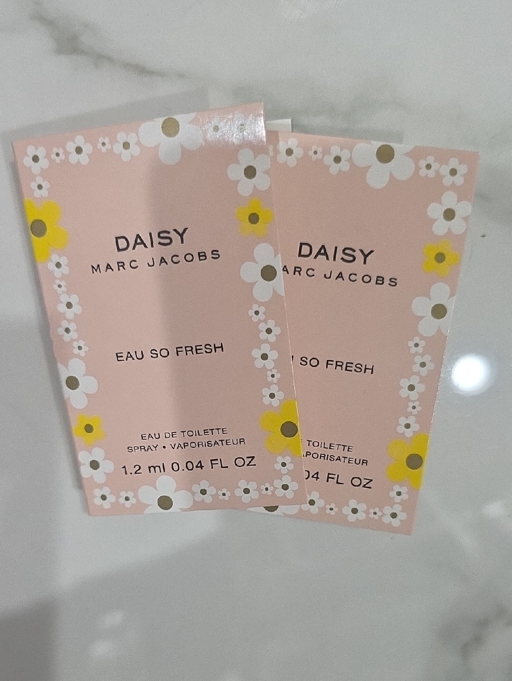 2 Marc Jacobs Daisy Eau So Fresh Samples - 1.2mL each